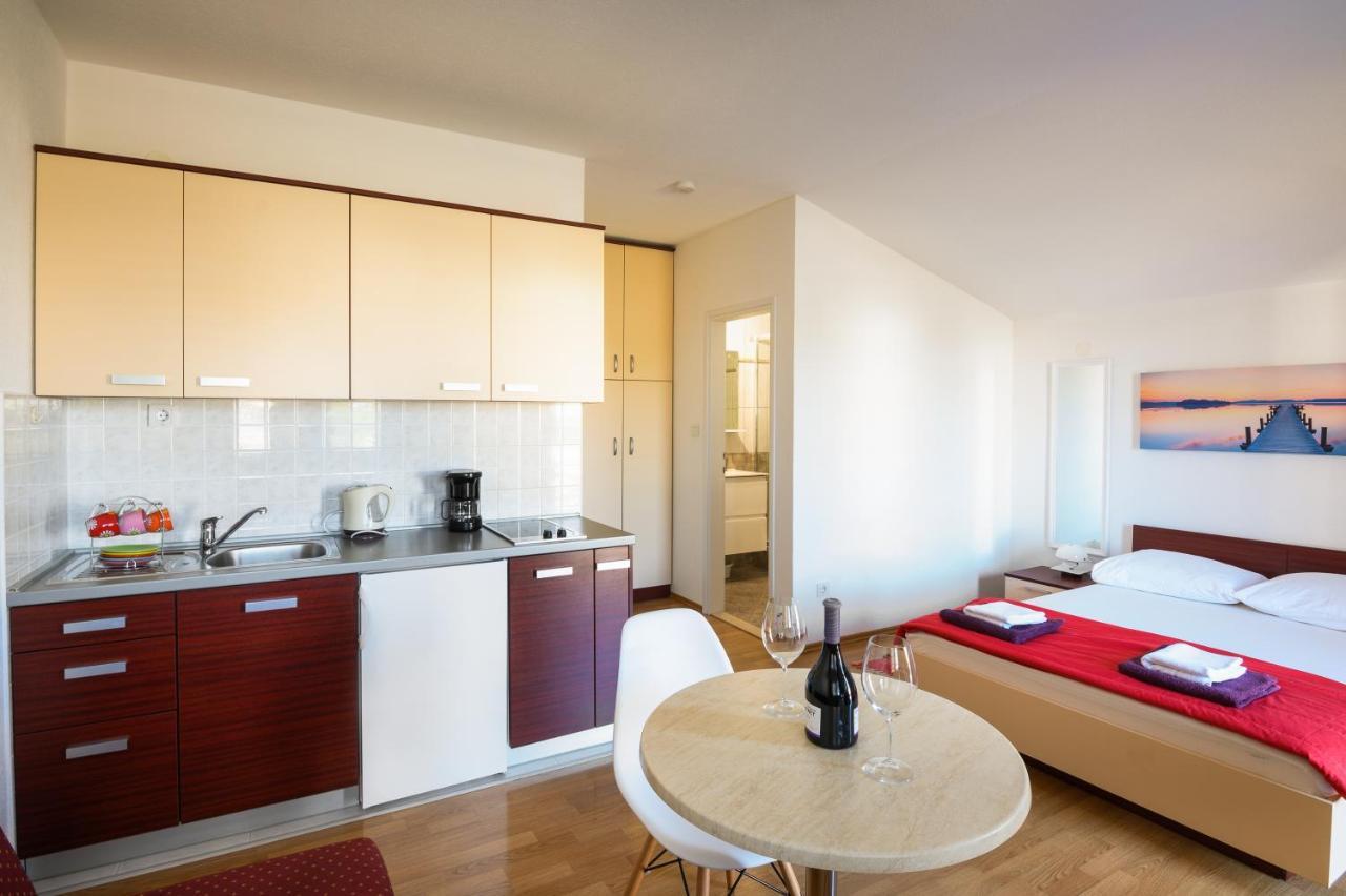 Apartments Blatancic Vodice Exteriör bild